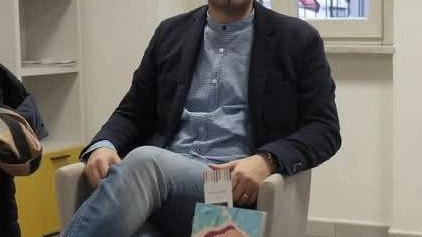 Francesco Fedele, ex vicesindaco di Comano, lavora nel campo delle pubblicazioni tecniche e nei sistemi info-logistici Francesco Fedele, ex vicesindaco di Comano, lavora nel campo delle pubblicazioni tecniche e nei sistemi info-logistici
