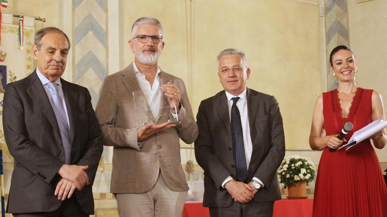 Un momento della premiazione che si è svolta in Sala Dante Un momento della premiazione che si è svolta in Sala Dante
