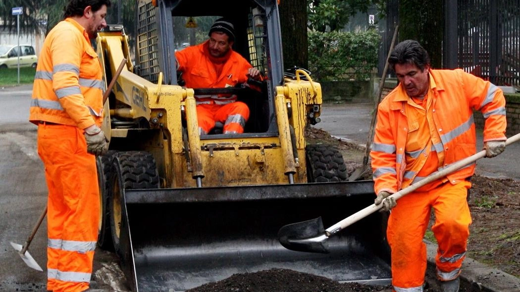 Oltre un milione e mezzo di euro per i lavori di asfaltatura, per la precisione 1.540.000, anche se tanti... Oltre un milione e mezzo di euro per i lavori di asfaltatura, per la precisione 1.540.000, anche se tanti...
