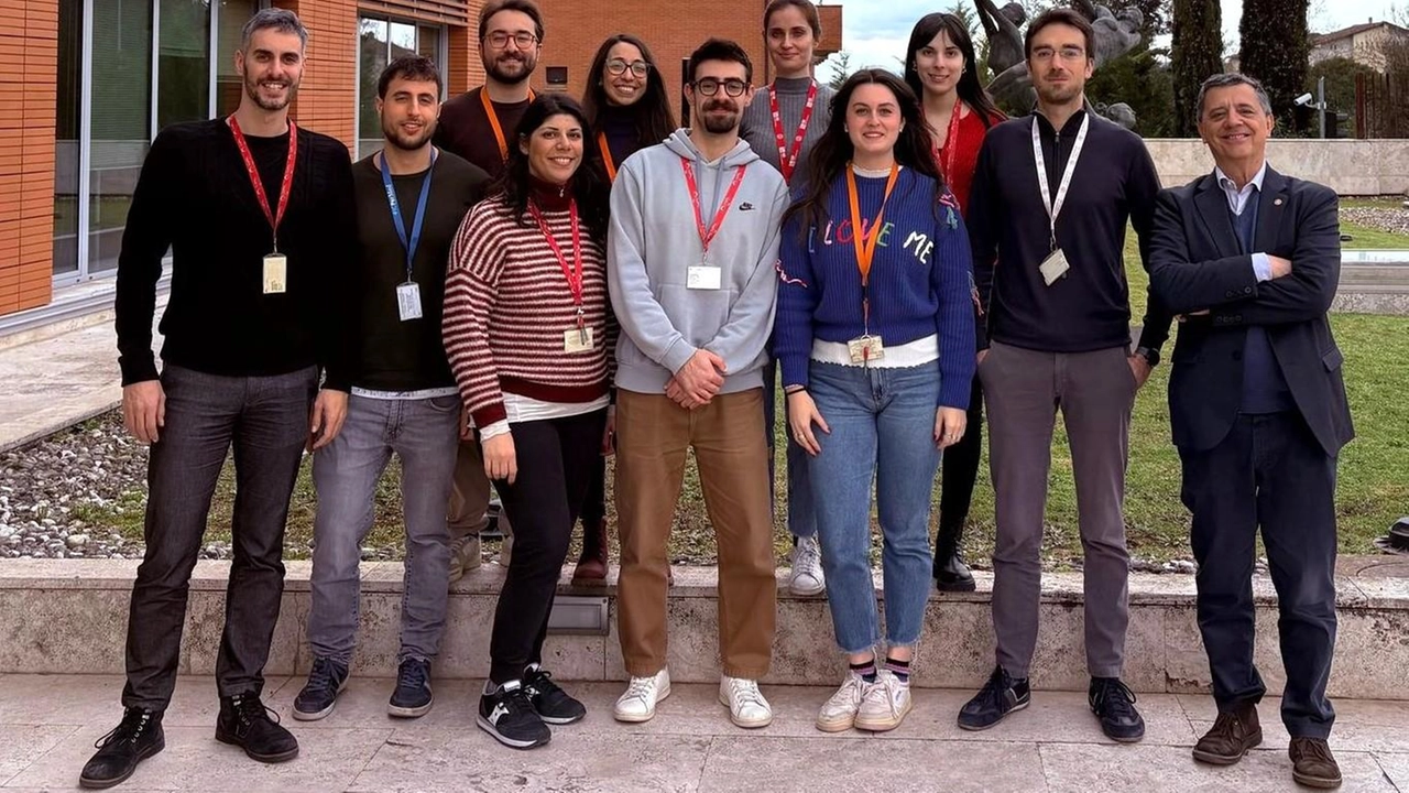 Il team. del prof Guido Sebastiani (secondo da dx). opera alla Fondazione Toscana Life Sciences,. coordinamento del professor Francesco Dotta (primo a dx)