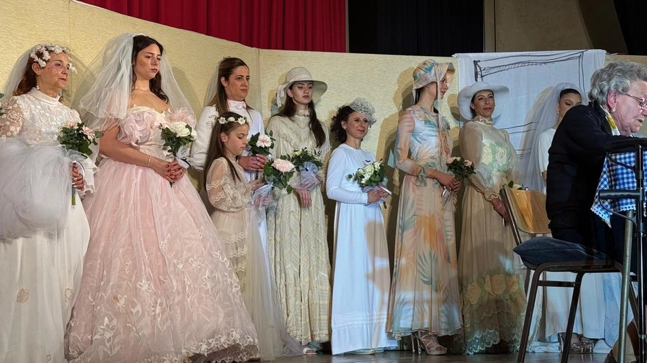 Una serata di sfilate di moda di abiti da sposa anni ‘60, riflessioni in vernacolo e scenette teatrali comiche:...