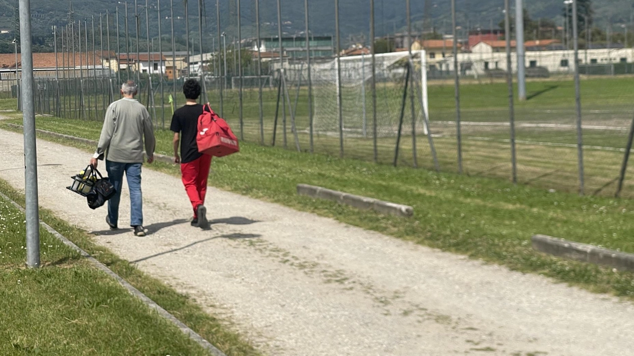 L’accordo tra Comune e club durerà per dodici mesi, a partire da oggi. Iorio: "Idee chiare. Attendiamo la rideterminazione della stima dell’area". Fondatori: "La struttura versa in condizioni precarie: c’è tanto da fare". L’accordo tra Comune e club durerà per dodici mesi, a partire da oggi. Iorio: "Idee chiare. Attendiamo la rideterminazione della stima dell’area". Fondatori: "La struttura versa in condizioni precarie: c’è tanto da fare".
