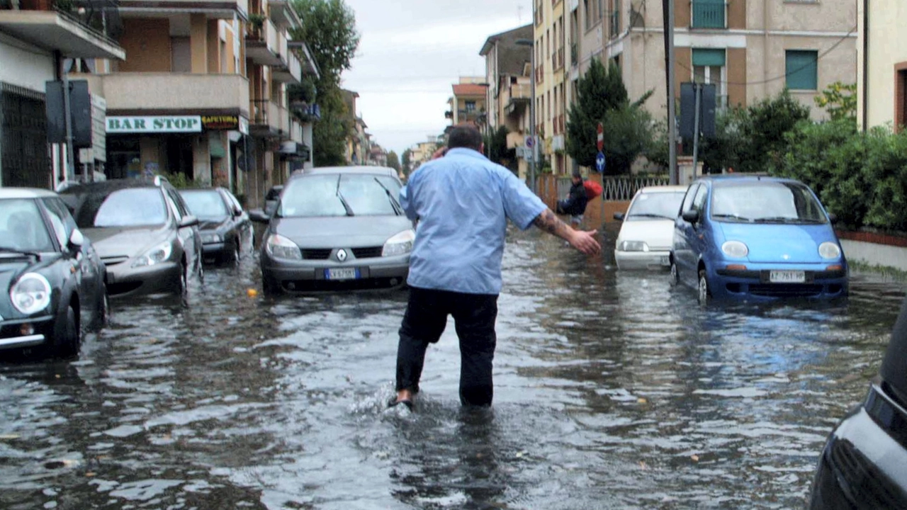 Black out per oltre 50 attività distribuite in via Mazzini, tra via Battisti e via Paolina, Black out per oltre 50 attività distribuite in via Mazzini, tra via Battisti e via Paolina,