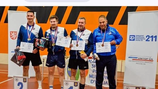 L'atleta dell'Apuania Tennistavolo brilla nel singolo e nel doppio con Mario Cuzzoni, ottenendo due medaglie di bronzo. L'atleta dell'Apuania Tennistavolo brilla nel singolo e nel doppio con Mario Cuzzoni, ottenendo due medaglie di bronzo.