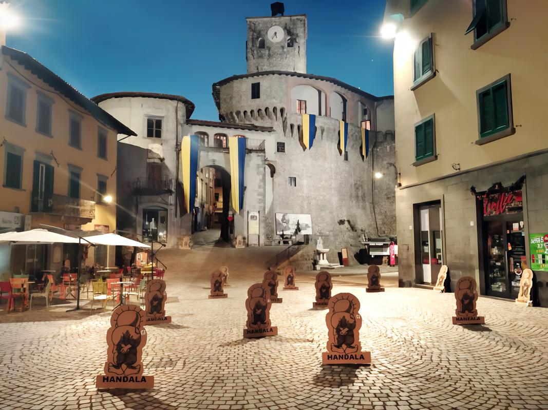’’Invasione“ a Castelnuovo. Le sagome di Handala: "Un grido per la Palestina" ’’Invasione“ a Castelnuovo. Le sagome di Handala: "Un grido per la Palestina"