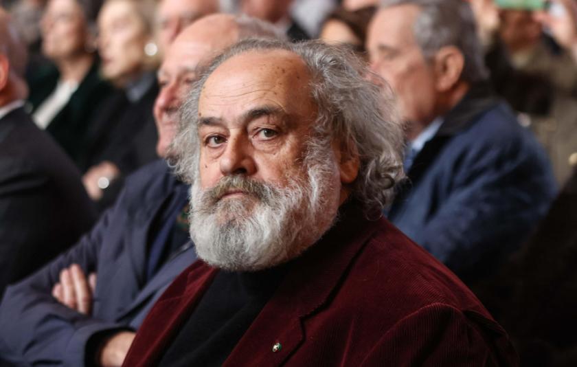 L’artigiano del lusso: “A Mandela libero consigliai di vestirsi di nero... Che gaffe” L’artigiano del lusso: “A Mandela libero consigliai di vestirsi di nero... Che gaffe”