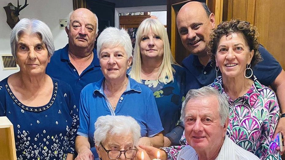 Erina Rappuoli taglia il traguardo dei cento anni e Domenica 6 ottobre verrà festeggiata dai suoi cari e, chissà, magari. anche dal sindaco Erina Rappuoli taglia il traguardo dei cento anni e Domenica 6 ottobre verrà festeggiata dai suoi cari e, chissà, magari. anche dal sindaco