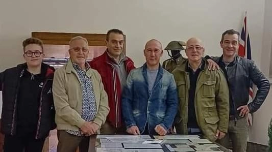 Alcuni dei collezionisti, che hanno. donato il. materiale per allestire la mostra Alcuni dei collezionisti, che hanno. donato il. materiale per allestire la mostra