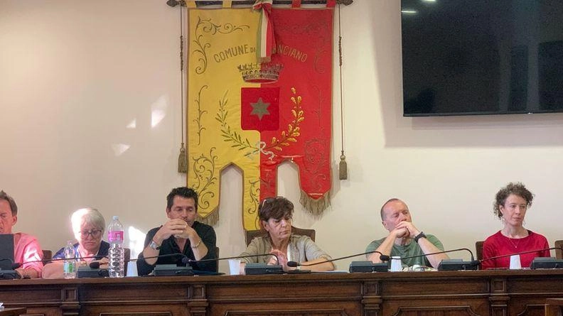 La giunta di Chianciano Terme, al centro la sindaca Grazia Torelli La giunta di Chianciano Terme, al centro la sindaca Grazia Torelli