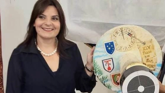 L’artista Barbara Crea ha decorato il ’tasso“,. ovvero il bersaglio che andrà al primo classificato della gara individuale, oltre alla balestrina d’argento L’artista Barbara Crea ha decorato il ’tasso“,. ovvero il bersaglio che andrà al primo classificato della gara individuale, oltre alla balestrina d’argento