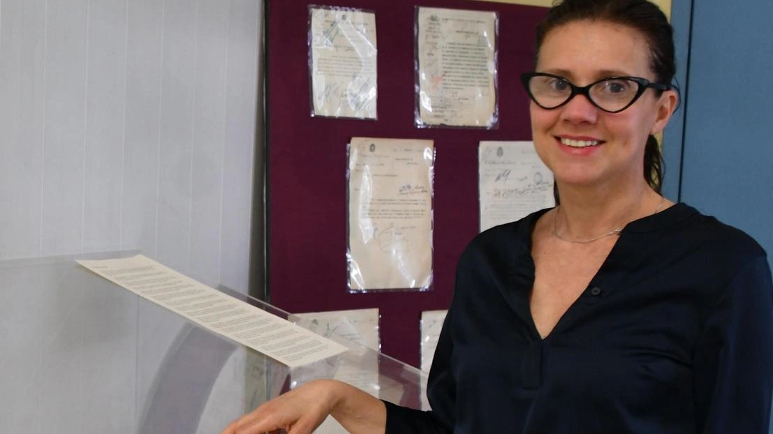 L’Archivio di Stato di Massa apre le porte con un’esposizione dei manifesti e dei messaggi del periodo caldo degli anni ’70 . L’Archivio di Stato di Massa apre le porte con un’esposizione dei manifesti e dei messaggi del periodo caldo degli anni ’70 .