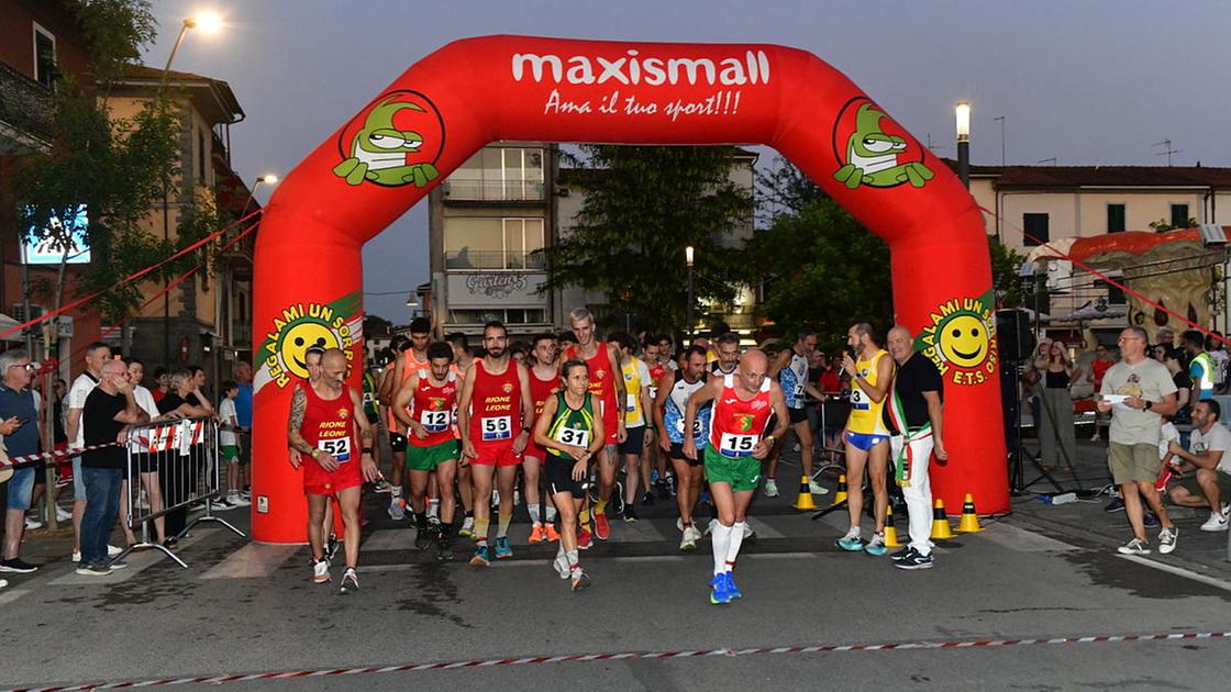 Podismo, la staffetta del Palio dei Rioni di Quarrata va alla Lupa