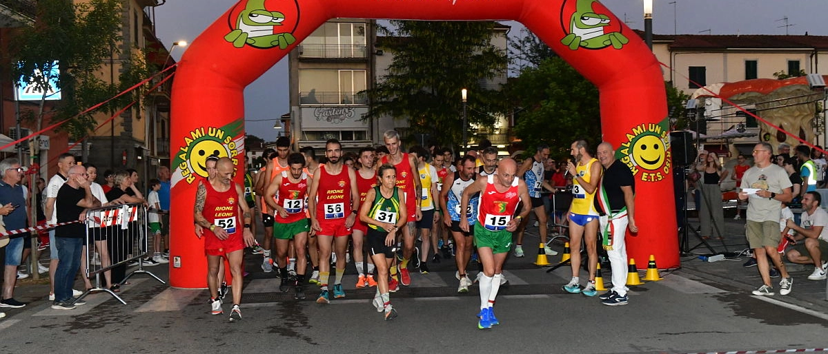 Podismo, la staffetta del Palio dei Rioni di Quarrata va alla Lupa