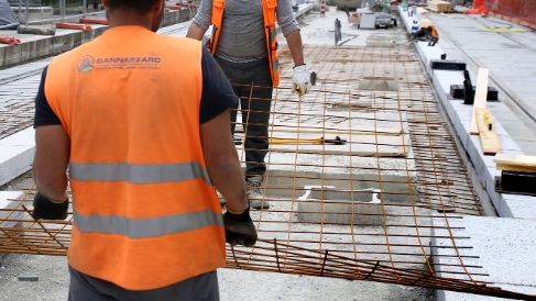 Un cantiere in un'immagine di repertorio. Per piazzale Rosselli ci sono una serie di annosi problemi da risolvere Un cantiere in un'immagine di repertorio. Per piazzale Rosselli ci sono una serie di annosi problemi da risolvere