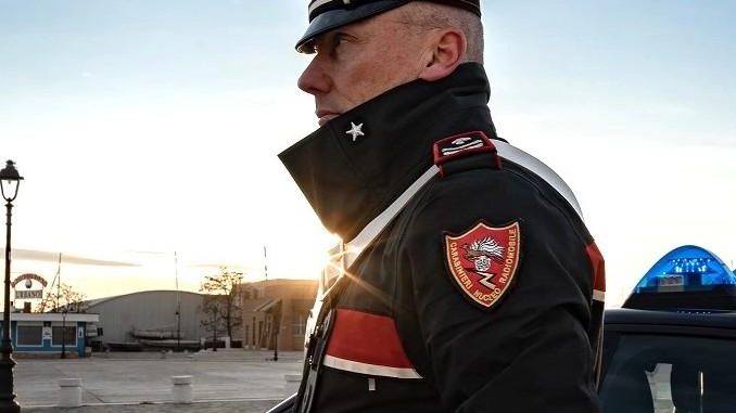I malviventi portano via il registratore automatico e fanno perdere le tracce. Sul posto i carabinieri. I malviventi portano via il registratore automatico e fanno perdere le tracce. Sul posto i carabinieri.