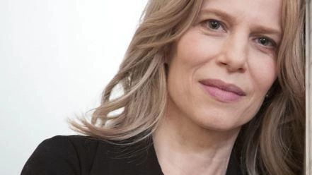 Sonia Bergamasco, classe 1966, è attrice e regista, musicista e poetessa. Diplomata in pianoforte al Conservatorio Verdi di Milano... Sonia Bergamasco, classe 1966, è attrice e regista, musicista e poetessa. Diplomata in pianoforte al Conservatorio Verdi di Milano...