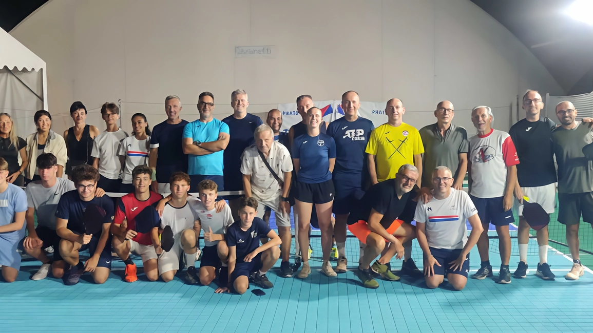 I protagonisti del primo Torneo Fabbricone di pickleball al Tc Bisenzio I protagonisti del primo Torneo Fabbricone di pickleball al Tc Bisenzio