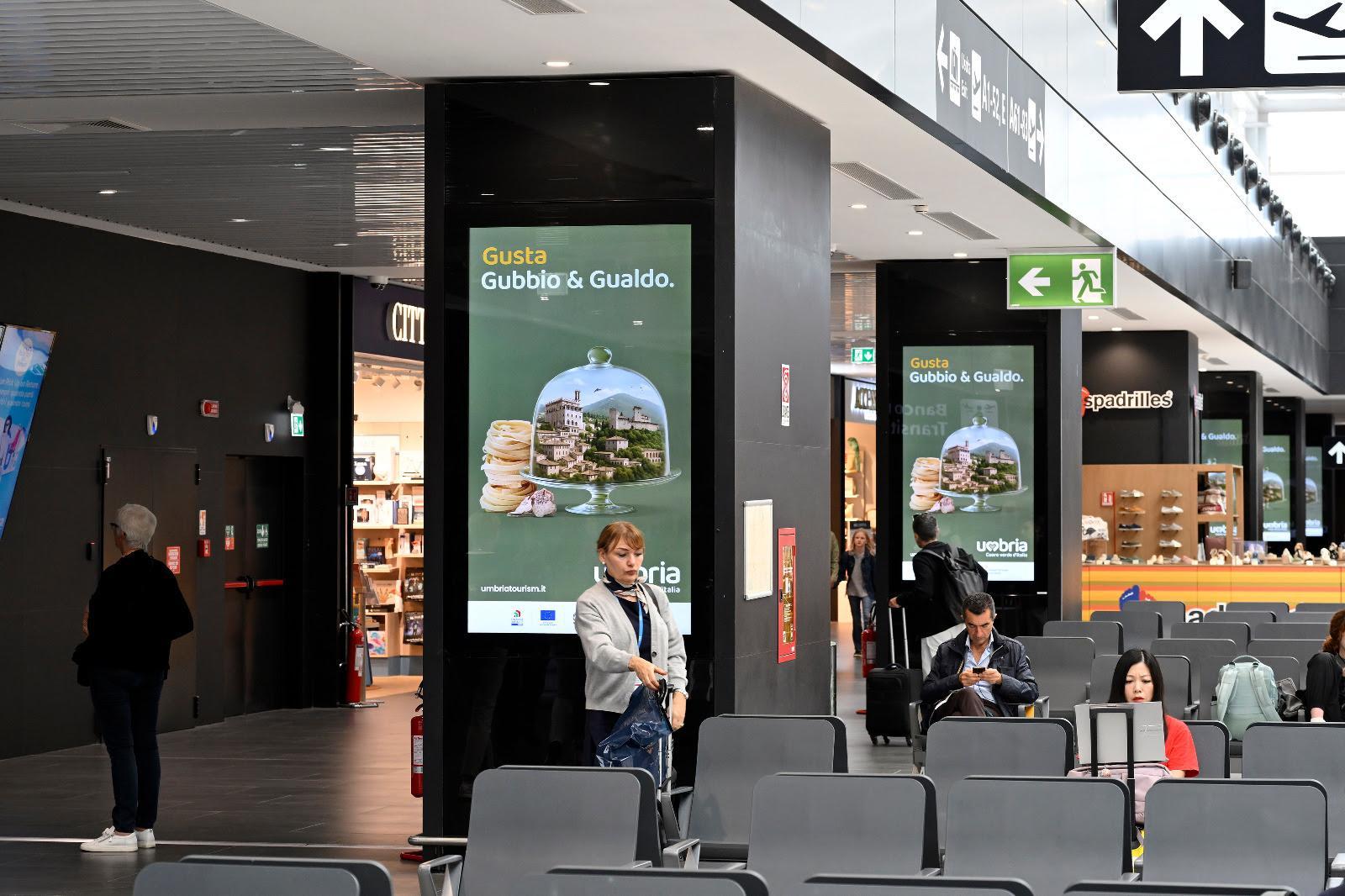 https://www.lanazione.it/image-service/view/acePublic/alias/contentid/ODI4MzYxMzItNDg1Ny00/0/promozione-turistica-dellumbria-anche-la-citta-di-pietra-nella-campagna-della-regione.jpeg