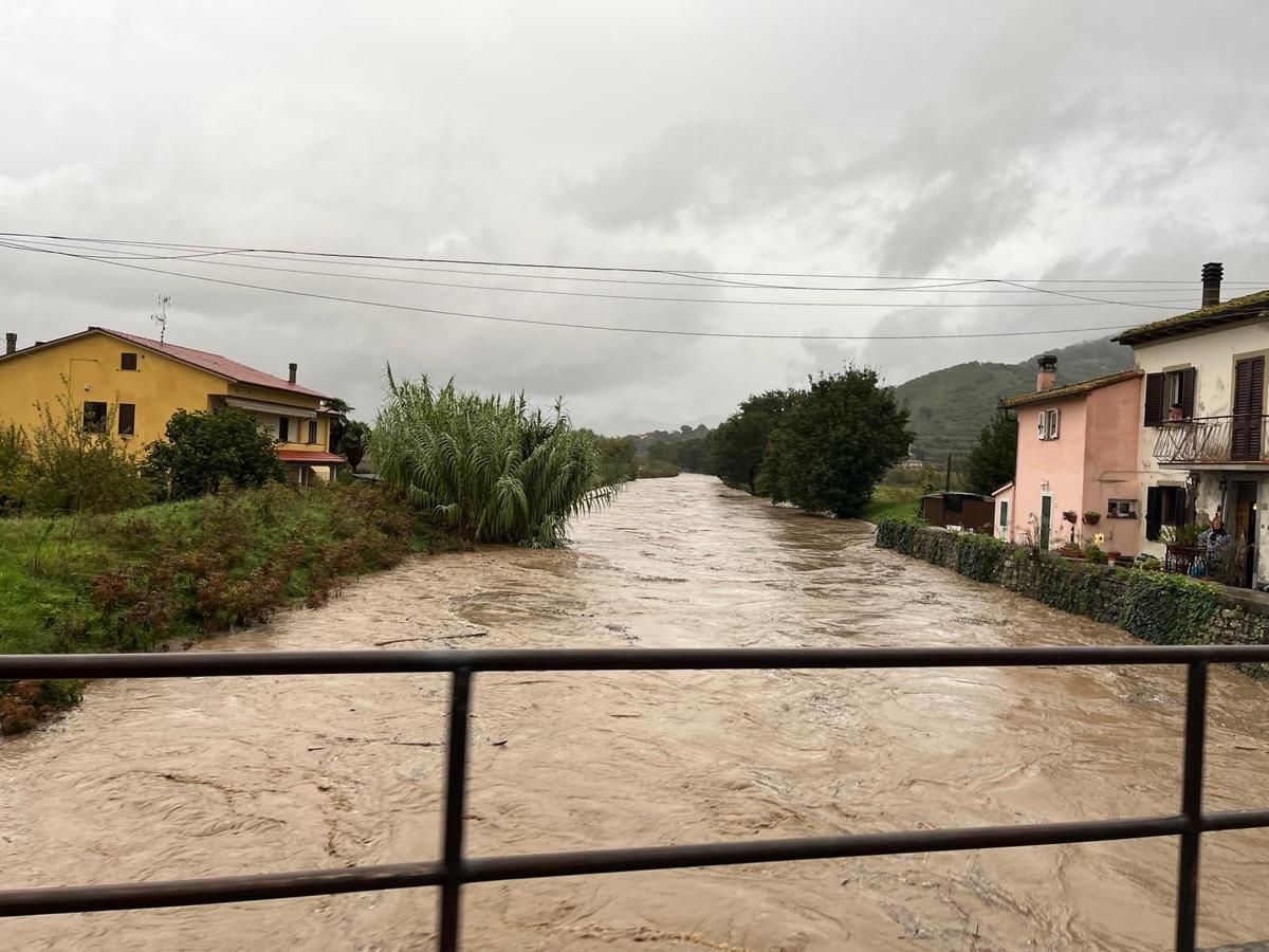 Allerta meteo, codice giallo per il rischio di forti temporali, rischio idrogeologico e idraulico fino alle 8 ...