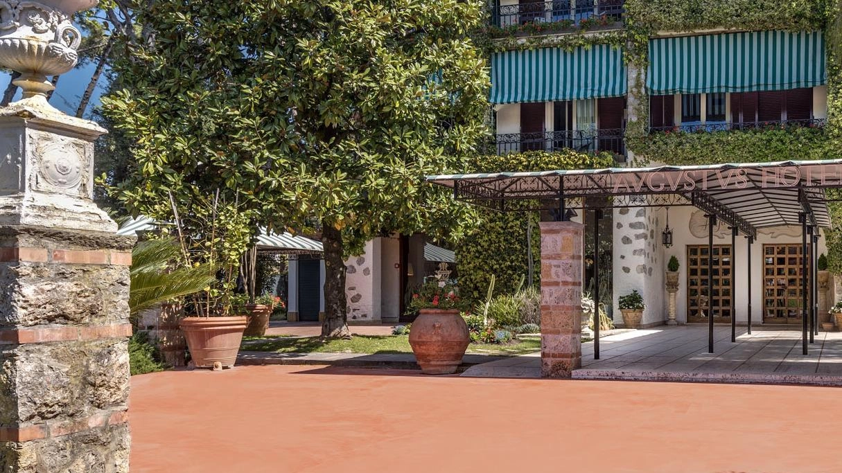 Il gruppo Augustus Hotels cerca personale per la prossima stagione a Forte dei Marmi. Recruiting day il 4 novembre, con possibilità di colloqui anche da remoto. Requisiti: diploma alberghiero, esperienza e conoscenza dell'inglese. Il gruppo Augustus Hotels cerca personale per la prossima stagione a Forte dei Marmi. Recruiting day il 4 novembre, con possibilità di colloqui anche da remoto. Requisiti: diploma alberghiero, esperienza e conoscenza dell'inglese.