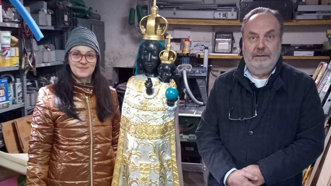 La bellissima opera che sarà portata il 15 dicembre all’Oratorio di. Santa Croce in occasione di una solenne celebrazione La bellissima opera che sarà portata il 15 dicembre all’Oratorio di. Santa Croce in occasione di una solenne celebrazione