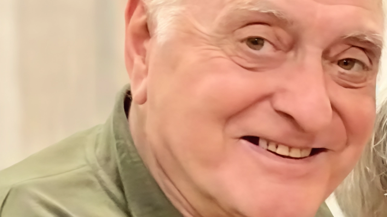 Si svolgeranno oggi i funerali di Oriano Cappelli che ha svolto tanti incarichi importanti fra cui quello di segretario. toscano. della. Cgil e consigliere regionale Si svolgeranno oggi i funerali di Oriano Cappelli che ha svolto tanti incarichi importanti fra cui quello di segretario. toscano. della. Cgil e consigliere regionale