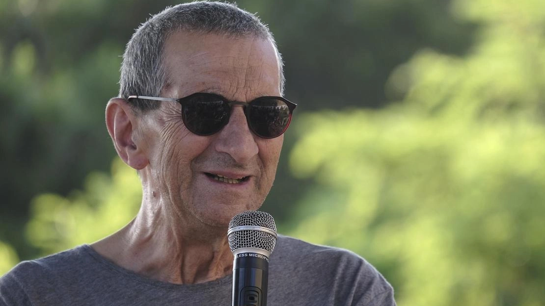 Lo scrittore Maurizio Maggiani. domani chiuderà la mostra «Narciso Meccanico» Lo scrittore Maurizio Maggiani. domani chiuderà la mostra «Narciso Meccanico»
