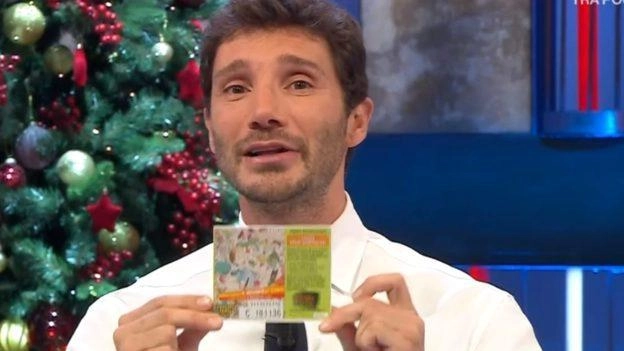 Occhio alle estrazioni e alle sorprese. Ieri sera la serata finale in diretta televisiva. Catelli (Federazione Tabaccai): "Controllate bene, tanti premi non vengono incassati...". Occhio alle estrazioni e alle sorprese. Ieri sera la serata finale in diretta televisiva. Catelli (Federazione Tabaccai): "Controllate bene, tanti premi non vengono incassati...".