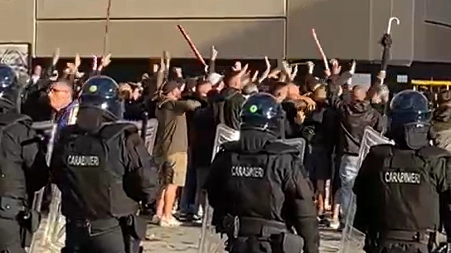 Un fermo immagine dei video che circolano sui social