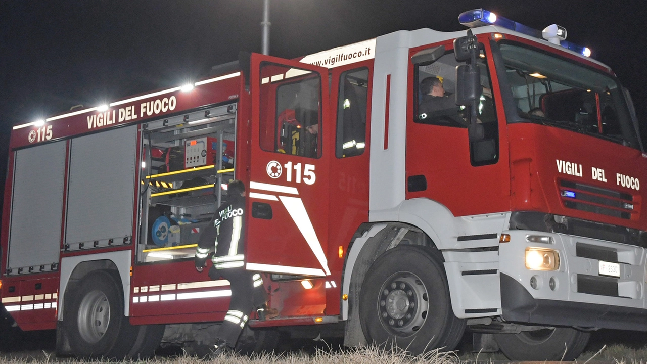 I vigili del fuoco sono stati a lungo impegnati nelle ricerche (Foto di repertorio) I vigili del fuoco sono stati a lungo impegnati nelle ricerche (Foto di repertorio)
