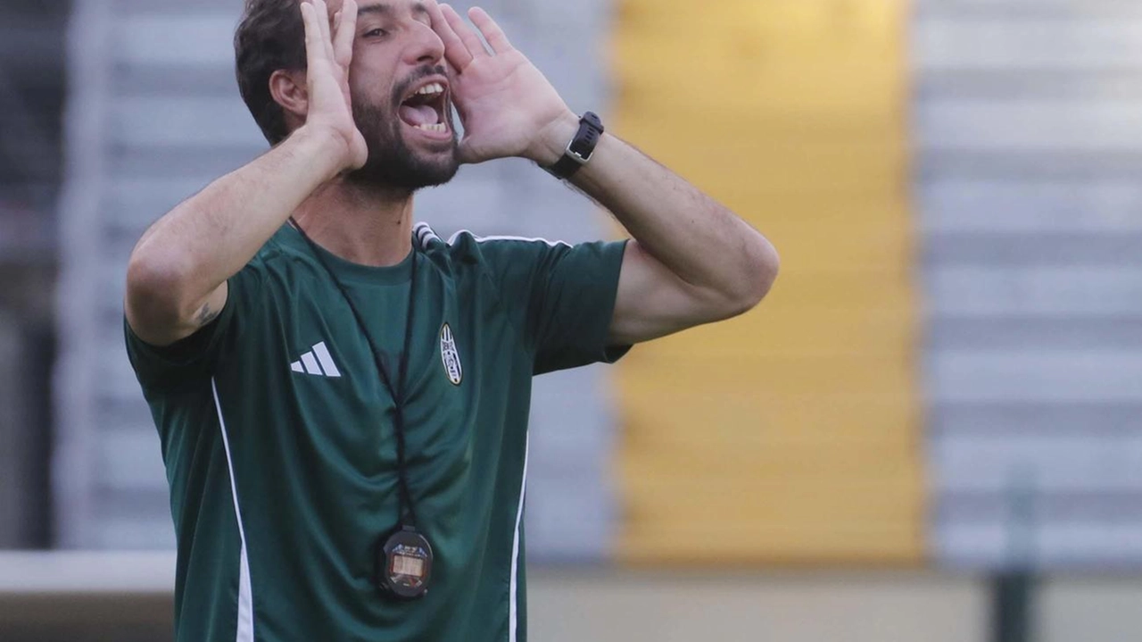 Nel post gara di ieri il tecnico del Siena Tommaso Bellazzini (nella foto) analizza lucidamente ciò che non ha... Nel post gara di ieri il tecnico del Siena Tommaso Bellazzini (nella foto) analizza lucidamente ciò che non ha...