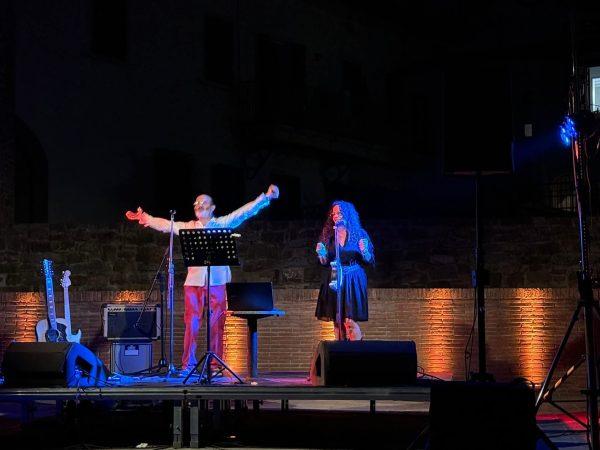 San Giovanni. Tanta gente per il concerto di Mr Cadillac