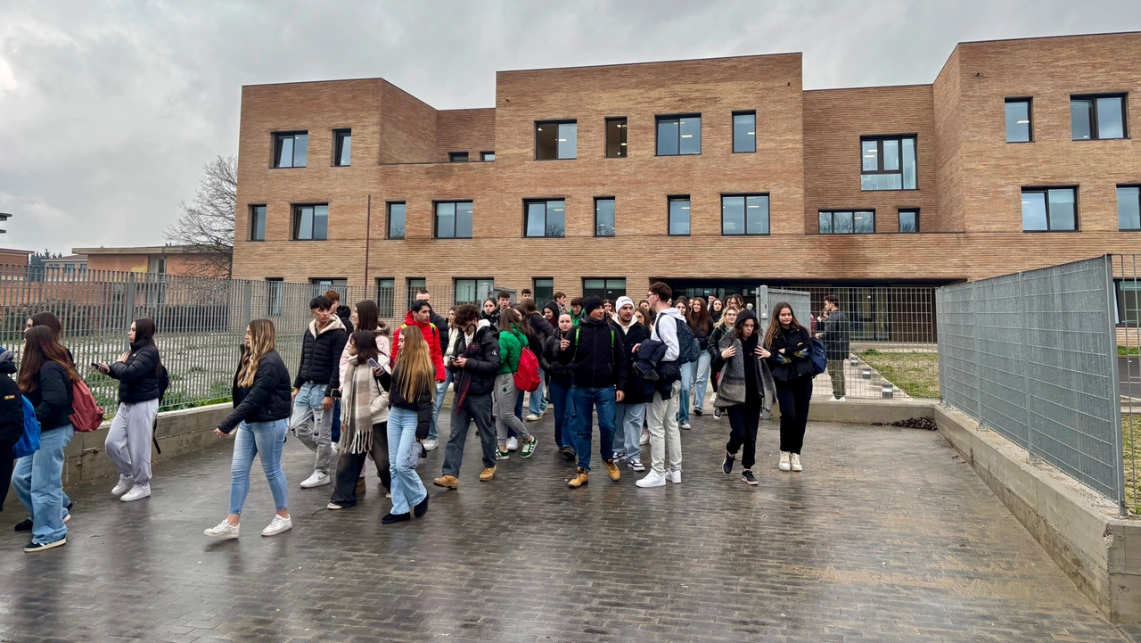 Ragazzi a scuola