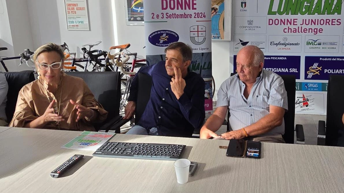 Un momento della presentazione del Giro Lunigiana Donne Un momento della presentazione del Giro Lunigiana Donne