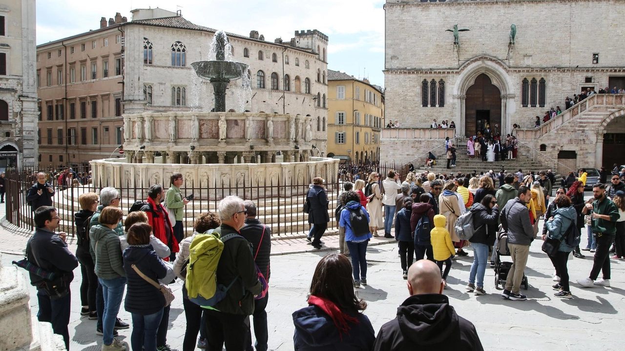 Oltre il 20% dei turisti sceglie l’Umbria per la sua offerta culinaria, nella foto il centro di Perugia Oltre il 20% dei turisti sceglie l’Umbria per la sua offerta culinaria, nella foto il centro di Perugia