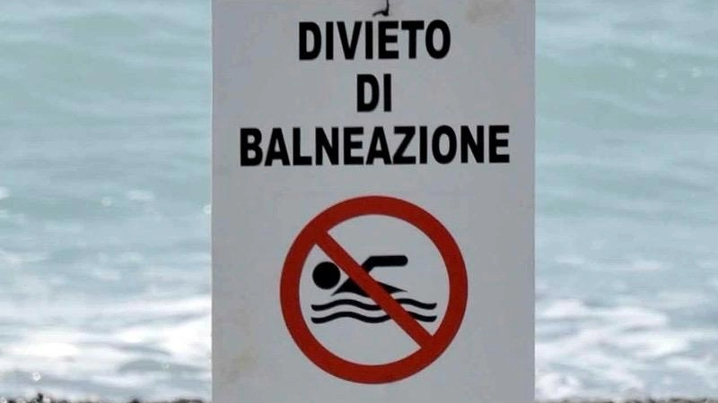 Il divieto riguarda il tratto compreso tra piazza Baleari e piazza Sardegna Il divieto riguarda il tratto compreso tra piazza Baleari e piazza Sardegna