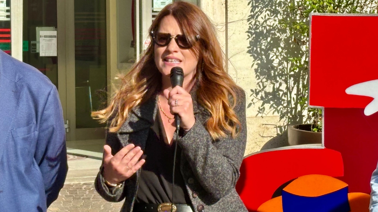 Sonia Luca, sul cui nome è divampata la polemica. Lettera di fuoco di un gruppo di sindaci Sonia Luca, sul cui nome è divampata la polemica. Lettera di fuoco di un gruppo di sindaci