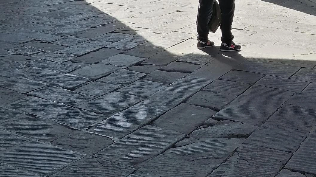 In alcuni punti del centro storico di San Gimignano la pavimentazione deve essere rimessa a posto perché può costituire un pericolo. Il tutto deve essere sistemato prima dell’arrivo in città dei grandi flussi turistici In alcuni punti del centro storico di San Gimignano la pavimentazione deve essere rimessa a posto perché può costituire un pericolo. Il tutto deve essere sistemato prima dell’arrivo in città dei grandi flussi turistici