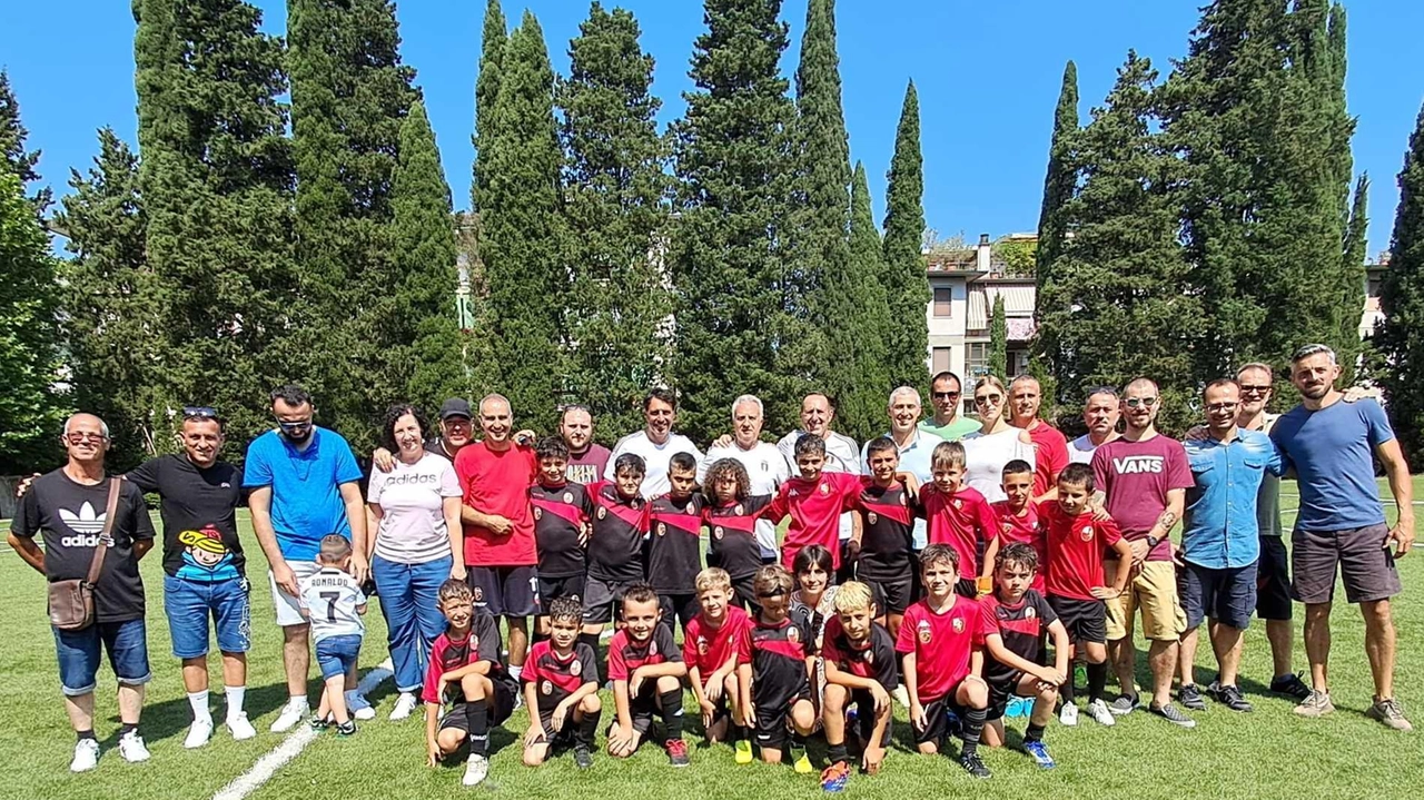 La foto di gruppo per il Polo Lucchese San Filippo al Centro tecnico di Coverciano La foto di gruppo per il Polo Lucchese San Filippo al Centro tecnico di Coverciano