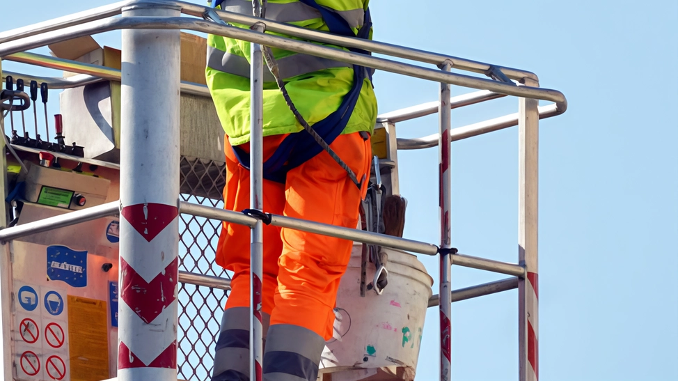 Problemi concentrati nella nuova area pedonale. I cittadini: "Strade al buio. diventa pericoloso camminare". Problemi concentrati nella nuova area pedonale. I cittadini: "Strade al buio. diventa pericoloso camminare".