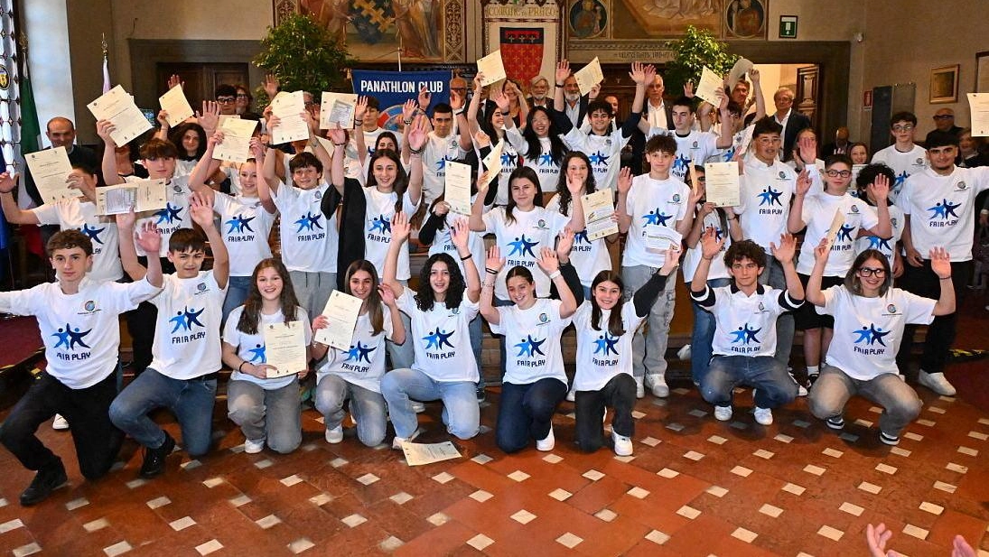 La premiazione ieri nel salone del consiglio comunale La premiazione ieri nel salone del consiglio comunale