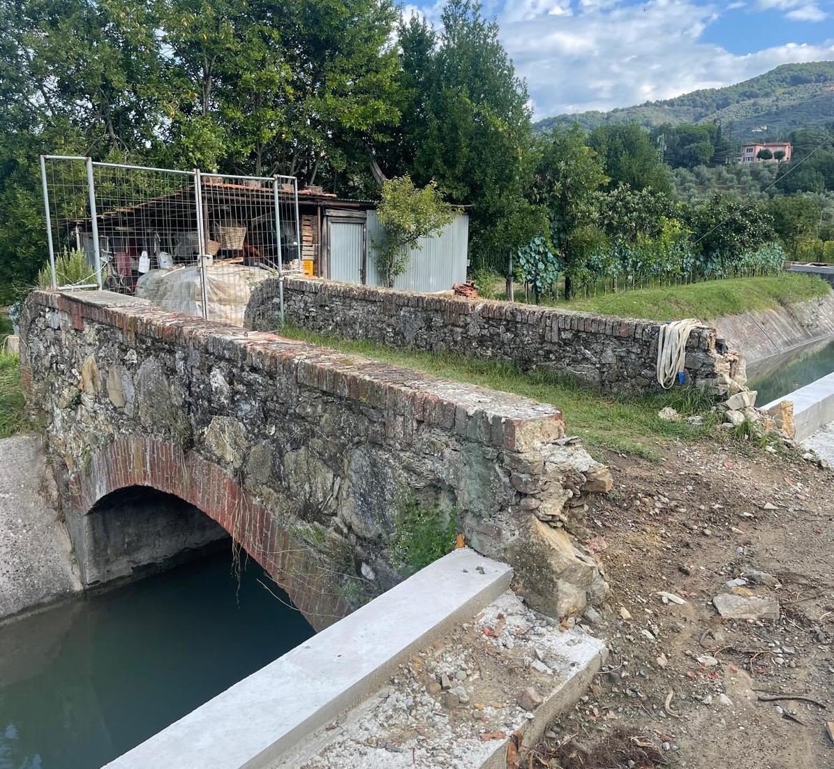 Costosa ciclovia tirrenica . Danneggiato l’antico ponte Costosa ciclovia tirrenica . Danneggiato l’antico ponte