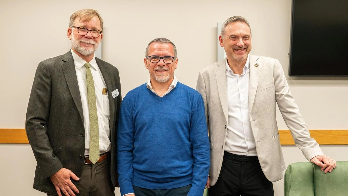 Docenti e studenti dell’Università di Siena potranno effettuare programmi di scambio virtuali con l’università statunitense Florida Gulf Coast University, attraverso... Docenti e studenti dell’Università di Siena potranno effettuare programmi di scambio virtuali con l’università statunitense Florida Gulf Coast University, attraverso...