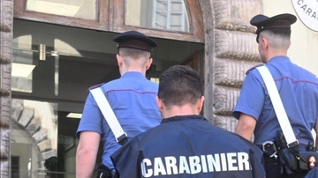 Si nascondeva dalla nonna. Latitante di 28 anni arrestato dai carabinieri