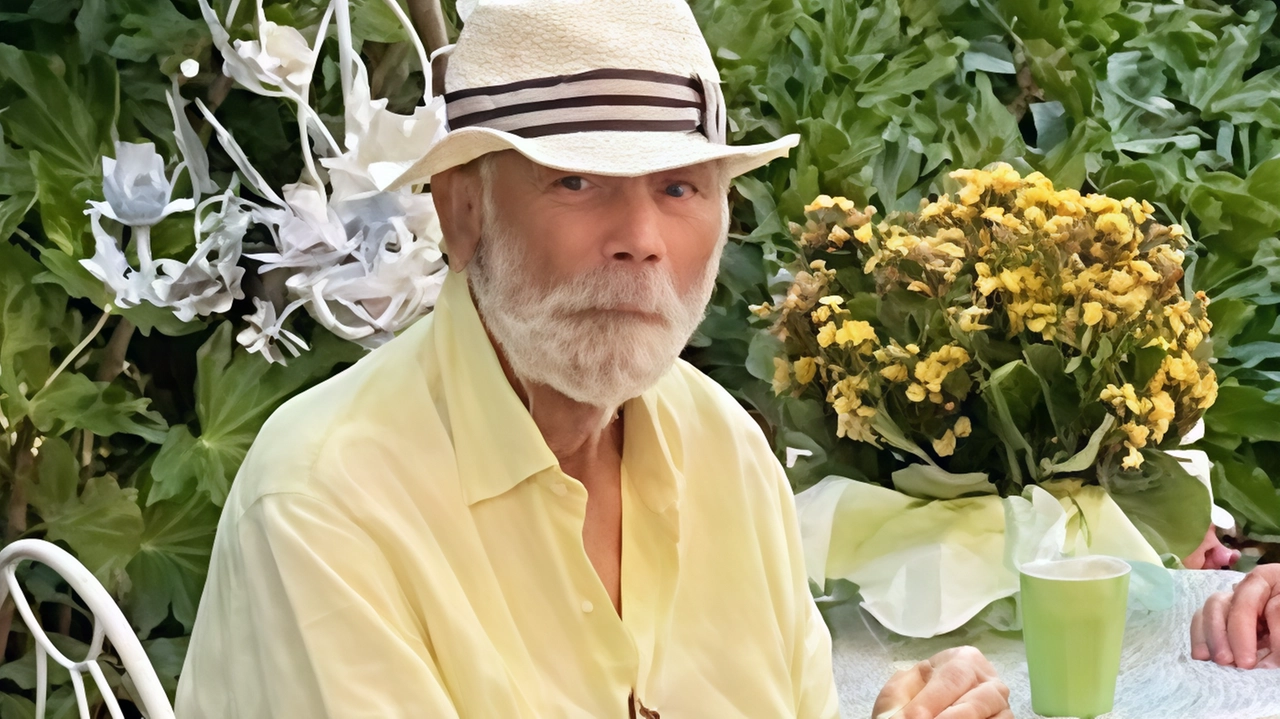 Un’immagine recente di Roberto Alberti, scomparso all’età di. 78 anni dopo una lunga malattia. Ex calciatore, ha giocato nella Juventus giovanile e nella Carrarese. Era grande tifoso della Fioretina Un’immagine recente di Roberto Alberti, scomparso all’età di. 78 anni dopo una lunga malattia. Ex calciatore, ha giocato nella Juventus giovanile e nella Carrarese. Era grande tifoso della Fioretina