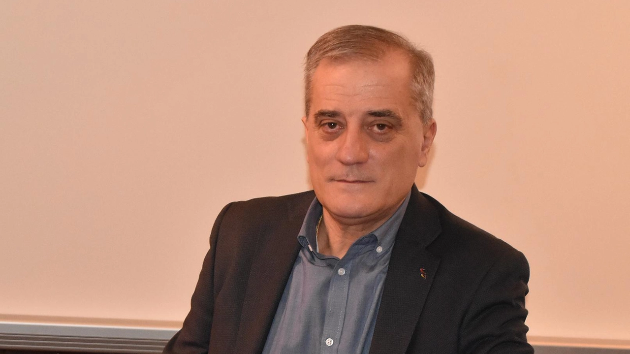 Luigi Ferraro, segretario regionale Failp Cisal, evidenzia le criticità che la carenza di organici continua a creare nello svolgimento del lavoro negli uffici postali Luigi Ferraro, segretario regionale Failp Cisal, evidenzia le criticità che la carenza di organici continua a creare nello svolgimento del lavoro negli uffici postali