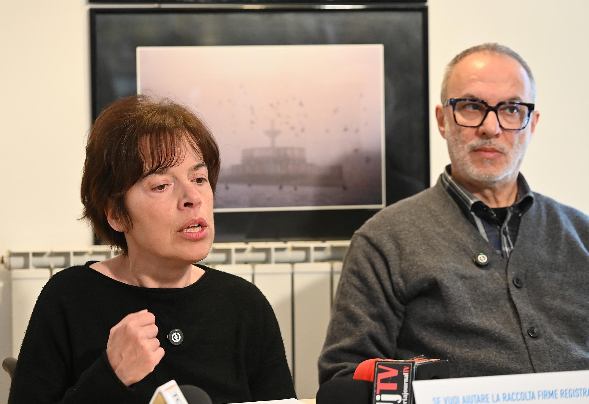 La battaglia di Laura Santi, arriva la risposta della Asl: “Sarà libera di scegliere” La battaglia di Laura Santi, arriva la risposta della Asl: “Sarà libera di scegliere”