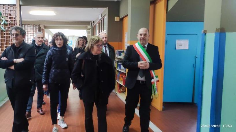https://www.lanazione.it/image-service/view/acePublic/alias/contentid/ODQ2N2JhMGEtNGM0Yy00/0/fondi-per-sistemare-la-guerrazzi-via-libera-dal-consiglio-comunale.jpeg?f=16:9&w=1200&h=630