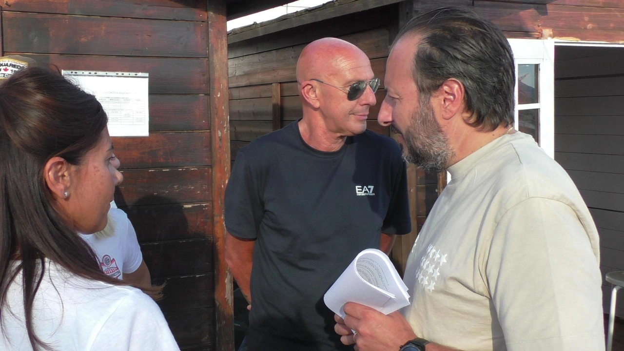 Federico La Valle con. l’addetta al marketing Eleonora Aiesi e il ’ds’ Matteo Bianchi