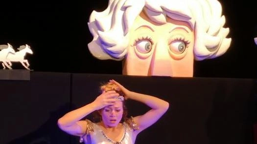 Domani alle 16.30, nella Tenuta Dello Scompiglio di Vorno, Proscenio Teatro presenta lo spettacolo di teatro ragazzi Cenerentola in bianco... Domani alle 16.30, nella Tenuta Dello Scompiglio di Vorno, Proscenio Teatro presenta lo spettacolo di teatro ragazzi Cenerentola in bianco...